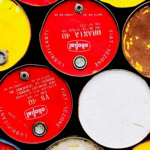 Record-low gasoline and diesel inventories incentivise refiners globally to maximise secondary unit runs using more fuel oil as feedstock, which in turn tightens fuel oil balances.
